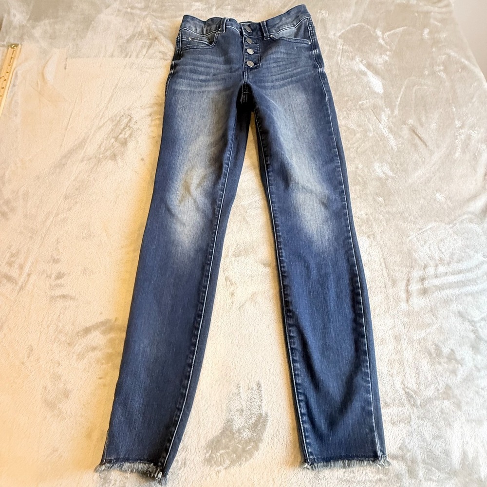 Maurices Everflex High Rise Skinny Jeans Size 4‎ Regular Raw Hem Button Fly